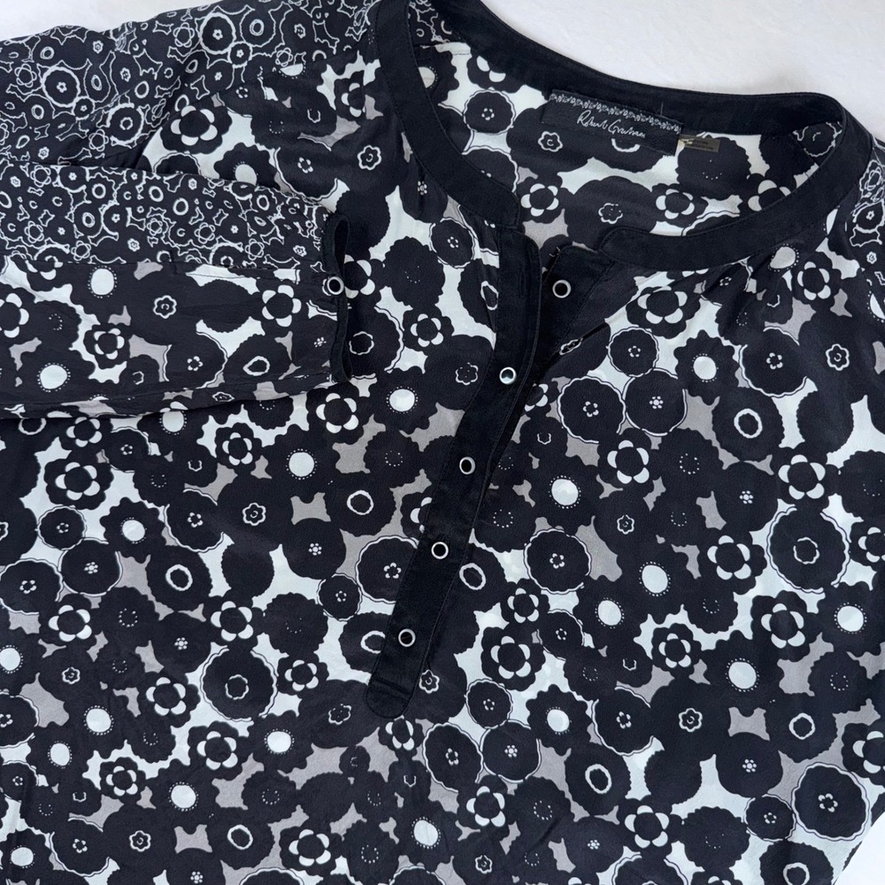 Robert Graham Blouse Women M Black White Floral 100% Silk Henley Roll Tab Sleeve